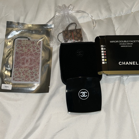 Chanel Compact Mirror Bundle w/Fashion Bag Charm
